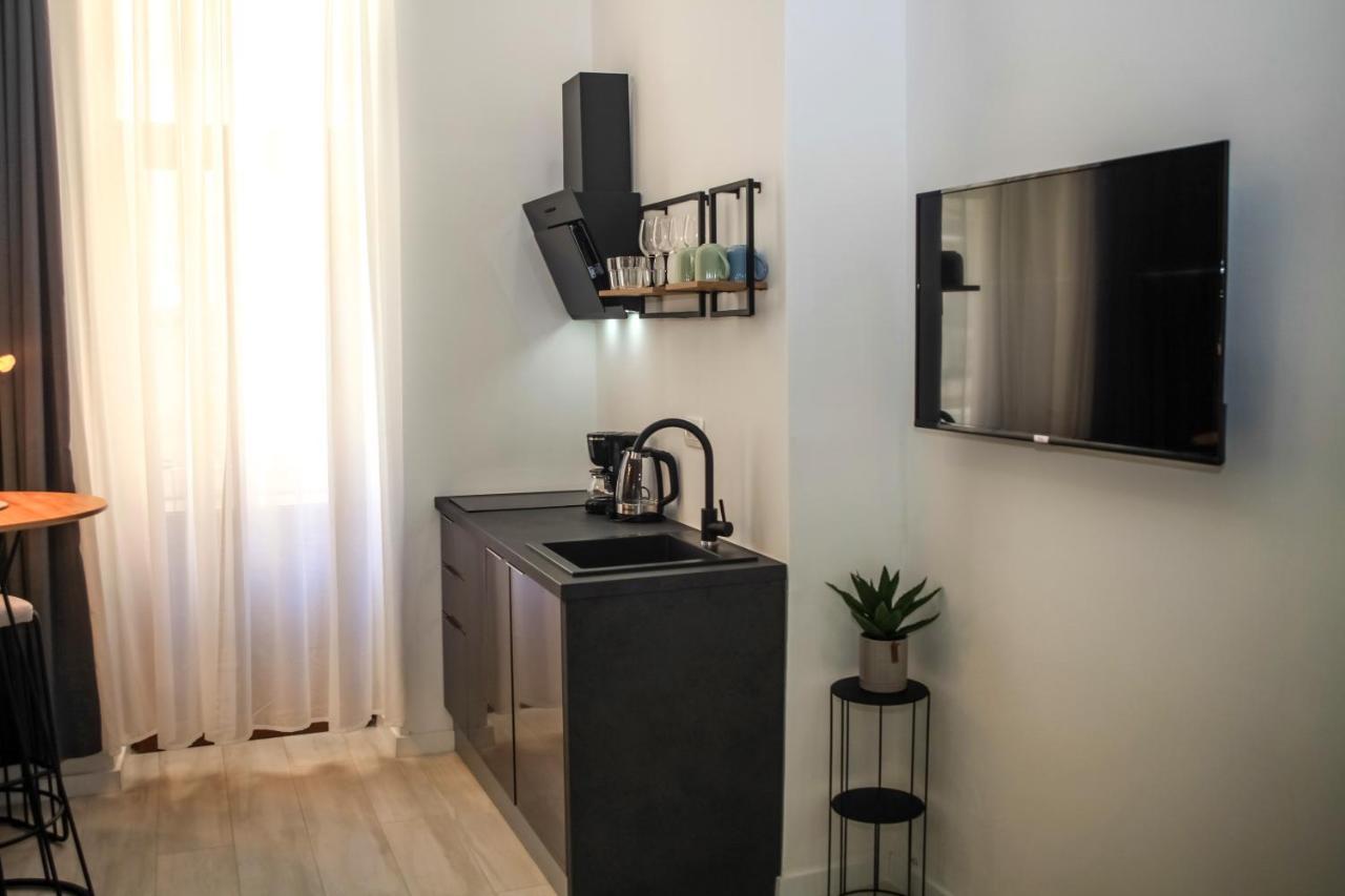 Hedone City Luxury Apartments With Free Parking Pula Exteriör bild