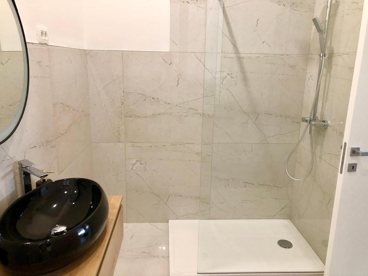 Hedone City Luxury Apartments With Free Parking Pula Exteriör bild
