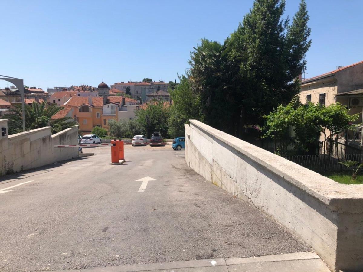 Hedone City Luxury Apartments With Free Parking Pula Exteriör bild