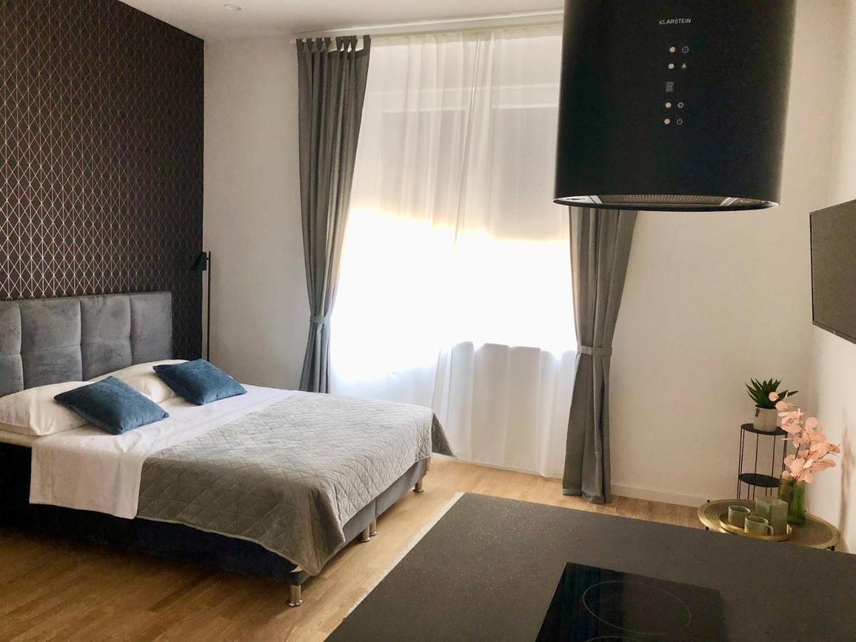 Hedone City Luxury Apartments With Free Parking Pula Exteriör bild